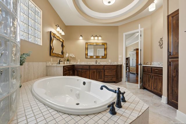 315 Candelaria, Helotes, TX 78023
