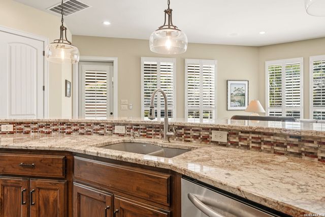 315 Candelaria, Helotes, TX 78023
