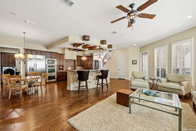 315 Candelaria, Helotes, TX 78023