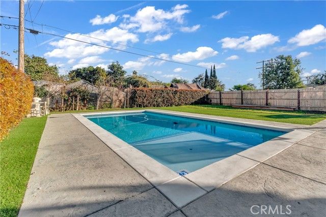 12100 Muriel Dr, Lynwood, CA 90262