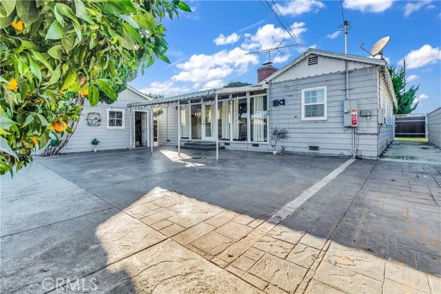 12100 Muriel Dr, Lynwood, CA 90262