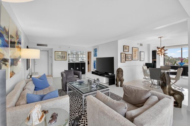 7738 Lakeside Boulevard 334, Boca Raton, FL 33434