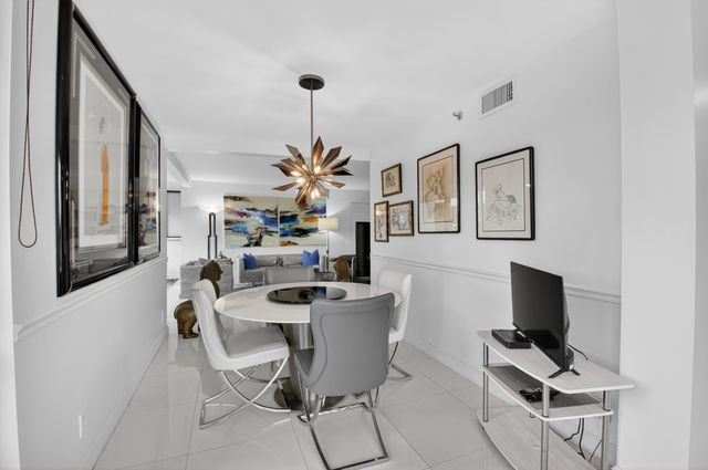7738 Lakeside Boulevard 334, Boca Raton, FL 33434