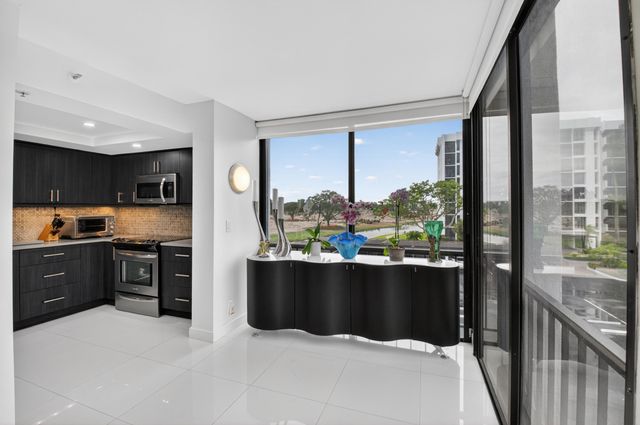 7738 Lakeside Boulevard 334, Boca Raton, FL 33434