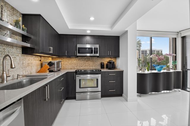 7738 Lakeside Boulevard 334, Boca Raton, FL 33434