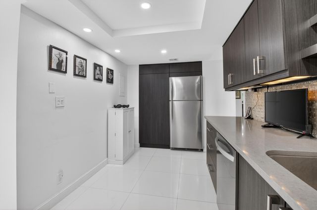7738 Lakeside Boulevard 334, Boca Raton, FL 33434