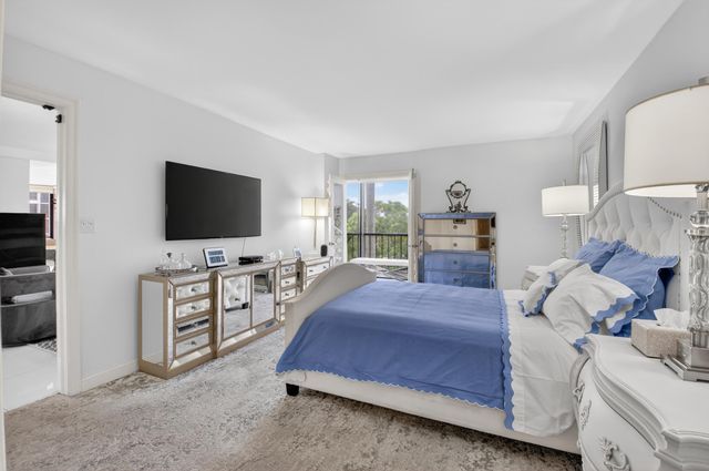 7738 Lakeside Boulevard 334, Boca Raton, FL 33434