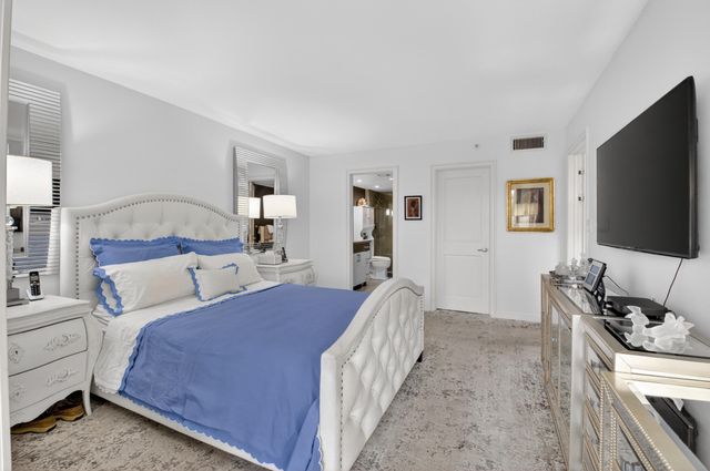 7738 Lakeside Boulevard 334, Boca Raton, FL 33434