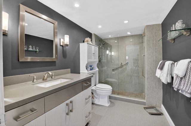 7738 Lakeside Boulevard 334, Boca Raton, FL 33434