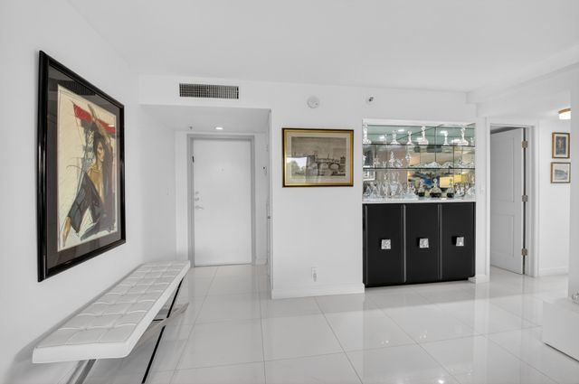 7738 Lakeside Boulevard 334, Boca Raton, FL 33434