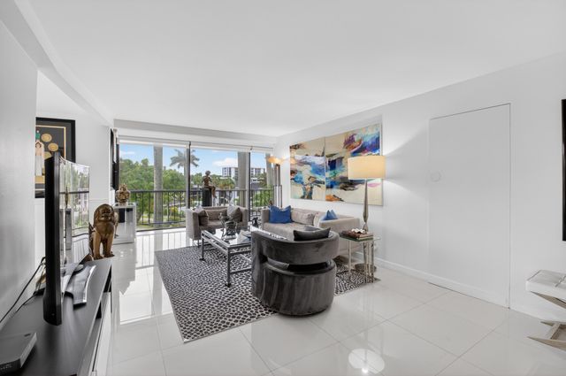 7738 Lakeside Boulevard 334, Boca Raton, FL 33434