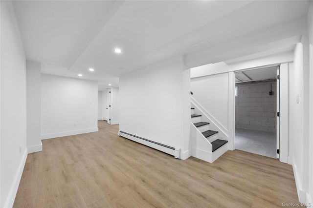 119 E Pennywood Avenue, Roosevelt, NY 11575