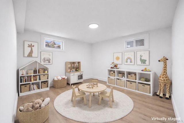 119 E Pennywood Avenue, Roosevelt, NY 11575