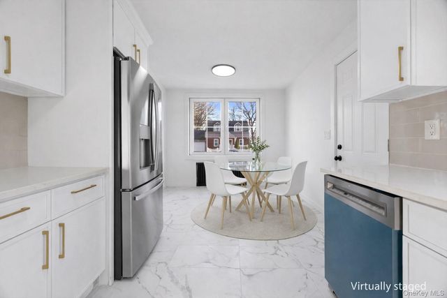 119 E Pennywood Avenue, Roosevelt, NY 11575