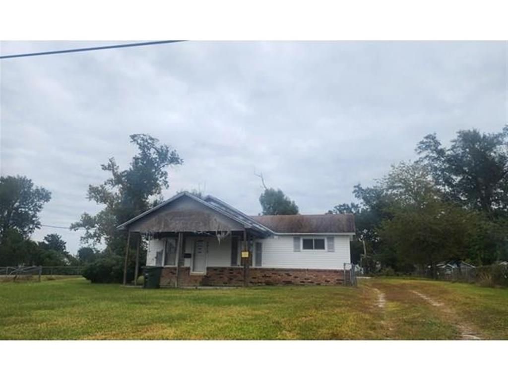 2813 CREOLE Street, Lake Charles, LA 70601
