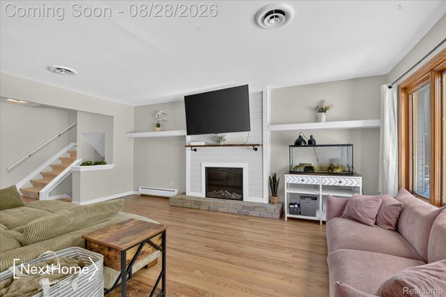 21722 Canterbury Avenue, Grosse Ile Township, MI 48138