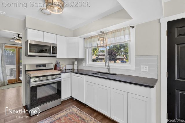 21722 Canterbury Avenue, Grosse Ile Township, MI 48138
