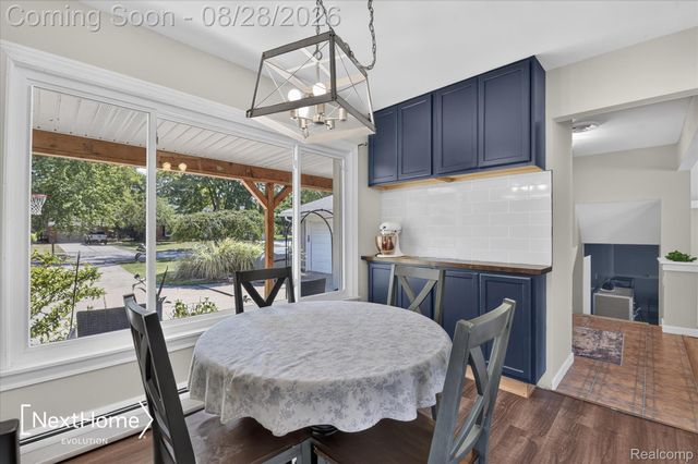 21722 Canterbury Avenue, Grosse Ile Township, MI 48138