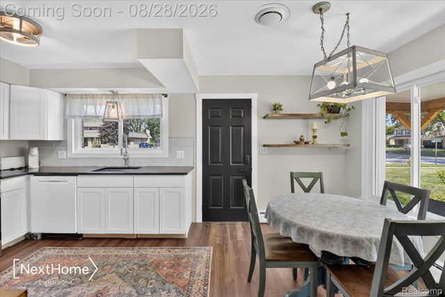 21722 Canterbury Avenue, Grosse Ile Township, MI 48138