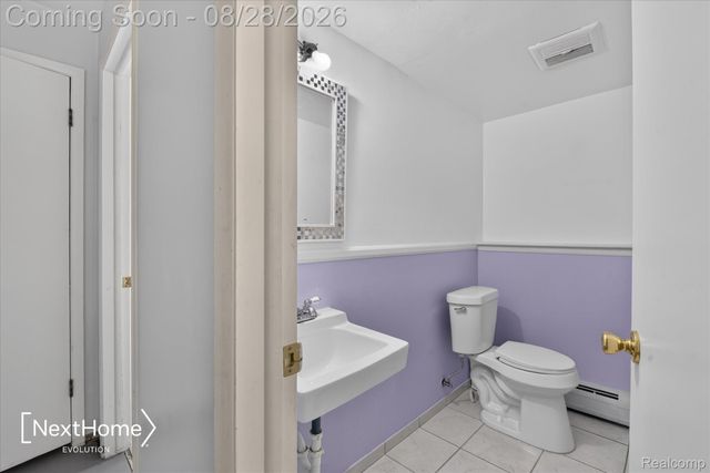 21722 Canterbury Avenue, Grosse Ile Township, MI 48138