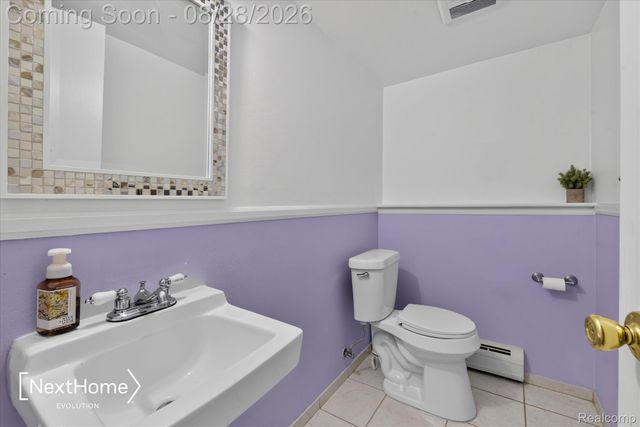 21722 Canterbury Avenue, Grosse Ile Township, MI 48138