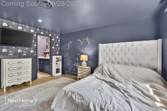 21722 Canterbury Avenue, Grosse Ile Township, MI 48138