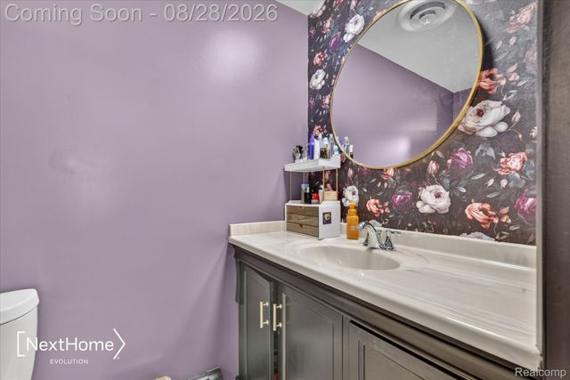 21722 Canterbury Avenue, Grosse Ile Township, MI 48138