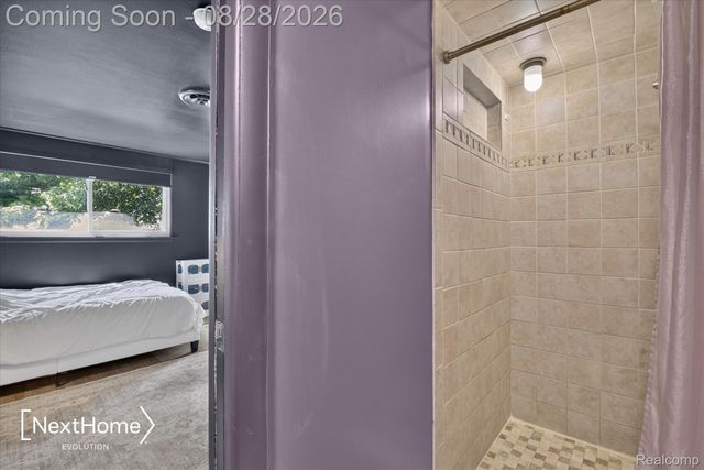 21722 Canterbury Avenue, Grosse Ile Township, MI 48138