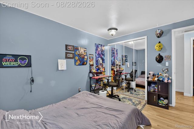 21722 Canterbury Avenue, Grosse Ile Township, MI 48138