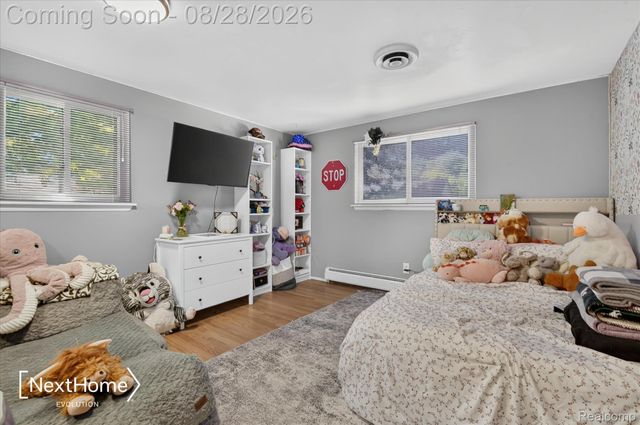 21722 Canterbury Avenue, Grosse Ile Township, MI 48138