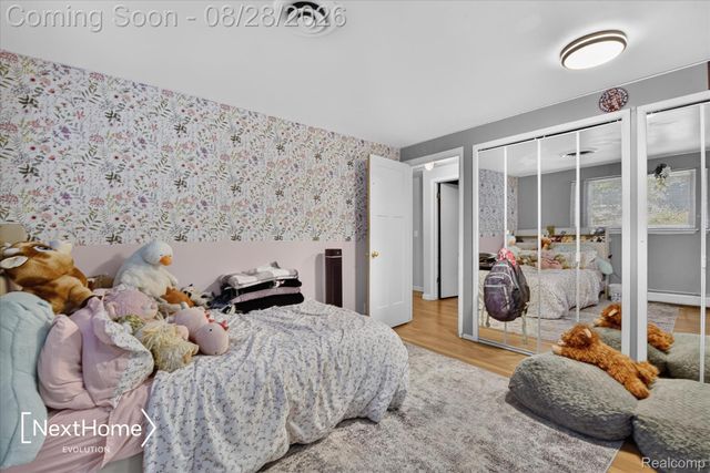 21722 Canterbury Avenue, Grosse Ile Township, MI 48138