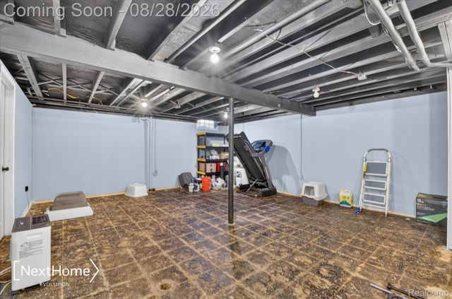 21722 Canterbury Avenue, Grosse Ile Township, MI 48138
