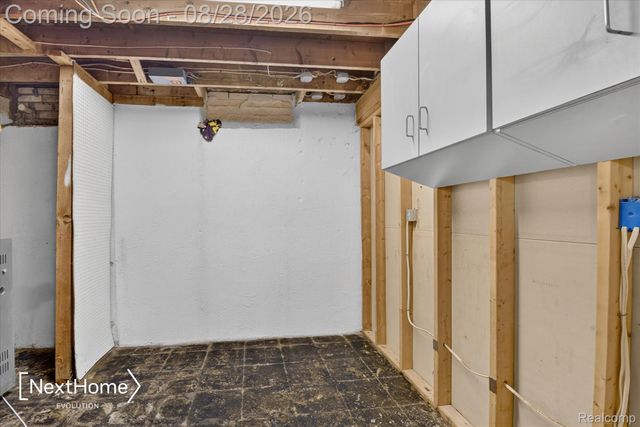 21722 Canterbury Avenue, Grosse Ile Township, MI 48138