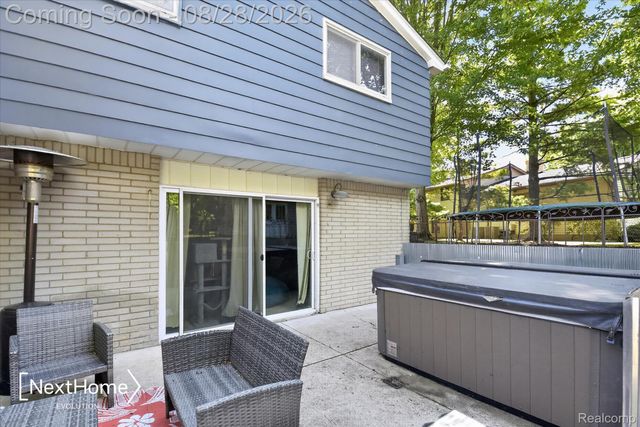21722 Canterbury Avenue, Grosse Ile Township, MI 48138