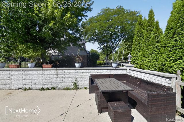 21722 Canterbury Avenue, Grosse Ile Township, MI 48138