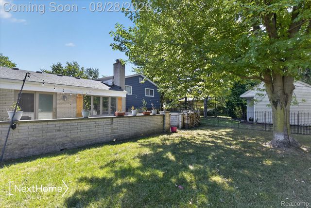 21722 Canterbury Avenue, Grosse Ile Township, MI 48138