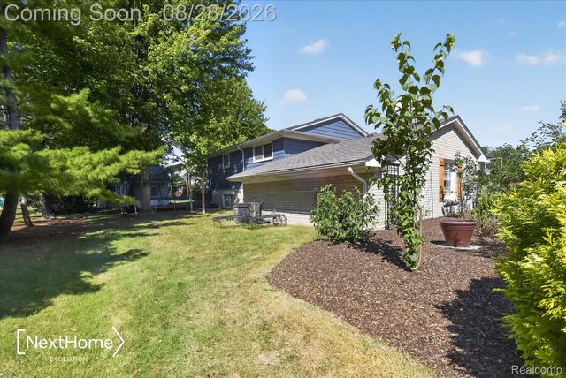 21722 Canterbury Avenue, Grosse Ile Township, MI 48138
