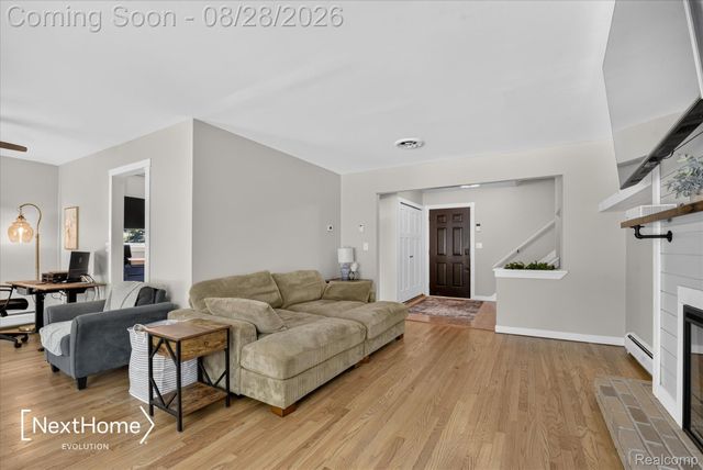 21722 Canterbury Avenue, Grosse Ile Township, MI 48138