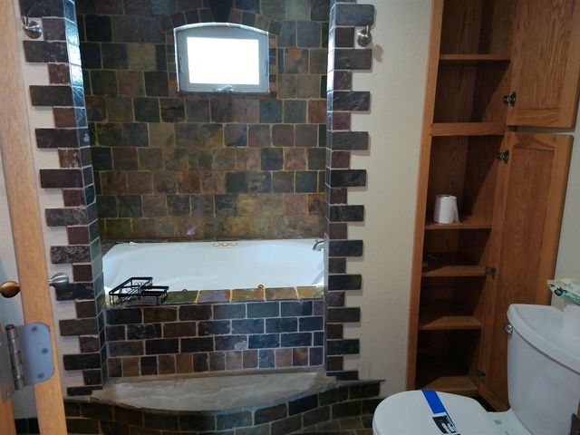 502 Arthur Drive, Clinton, WI 53525