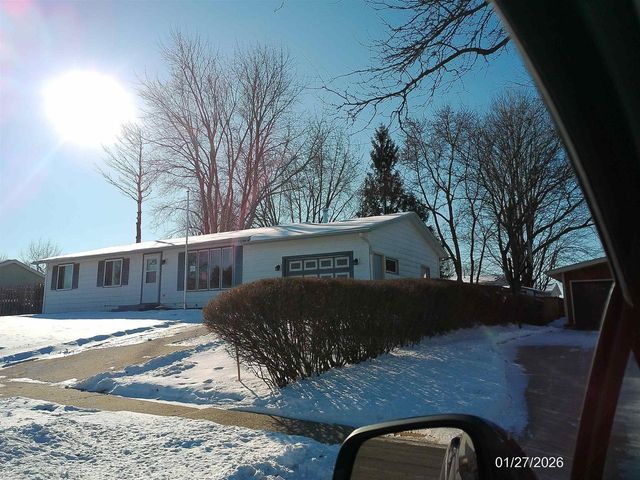 502 Arthur Drive, Clinton, WI 53525