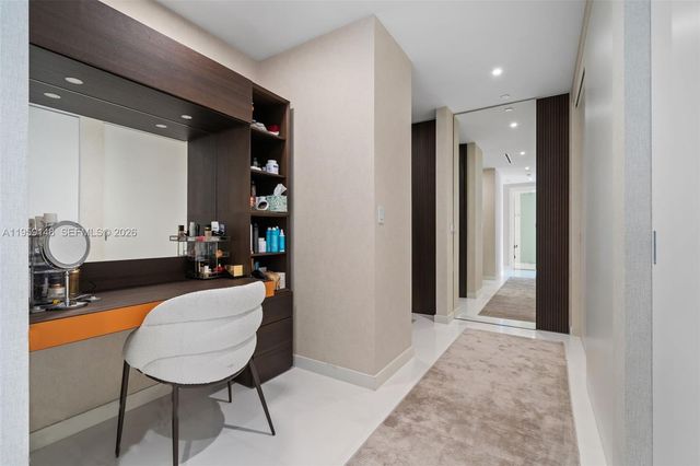 300 Biscayne Blvd Way 4602, Miami, FL 33131