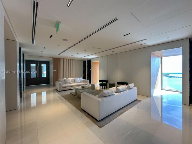 300 Biscayne Blvd Way 4602, Miami, FL 33131