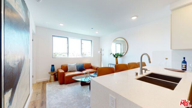 1143 Glenville Drive 302, Los Angeles, CA 90035