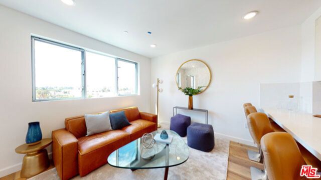 1143 Glenville Drive 302, Los Angeles, CA 90035