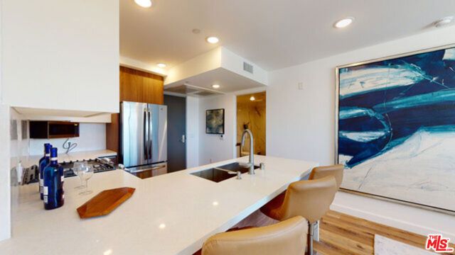 1143 Glenville Drive 302, Los Angeles, CA 90035
