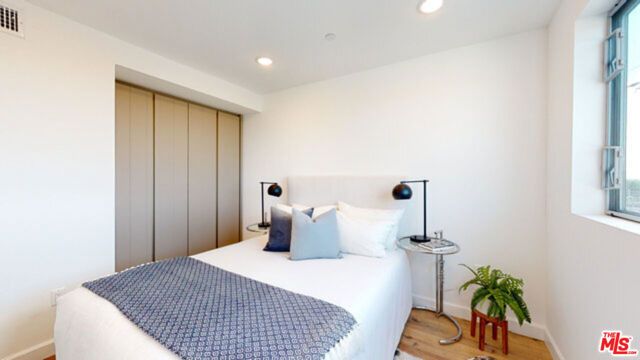 1143 Glenville Drive 302, Los Angeles, CA 90035