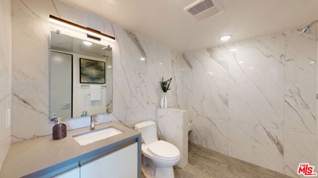 1143 Glenville Drive 302, Los Angeles, CA 90035