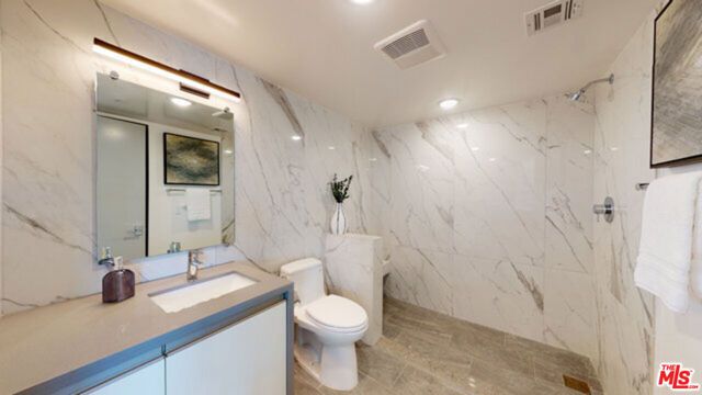 1143 Glenville Drive 302, Los Angeles, CA 90035