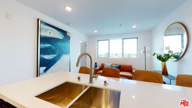 1143 Glenville Drive 302, Los Angeles, CA 90035