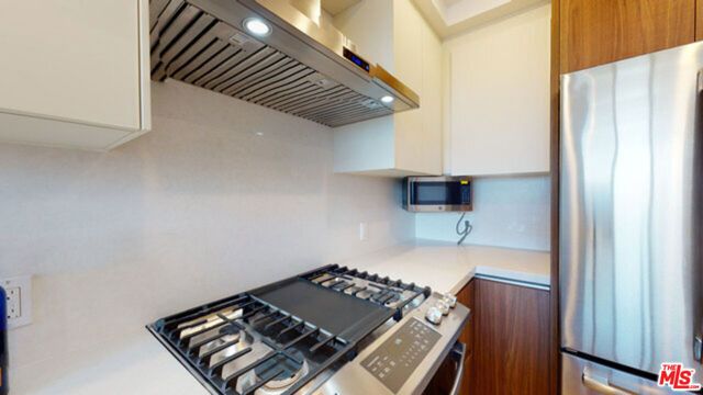 1143 Glenville Drive 302, Los Angeles, CA 90035